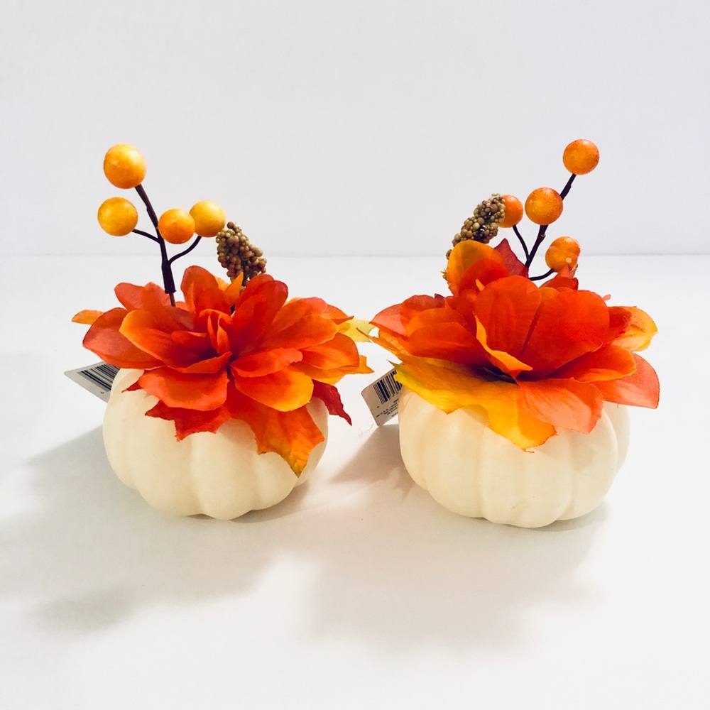 Mini Pumpkin with Flower Decor